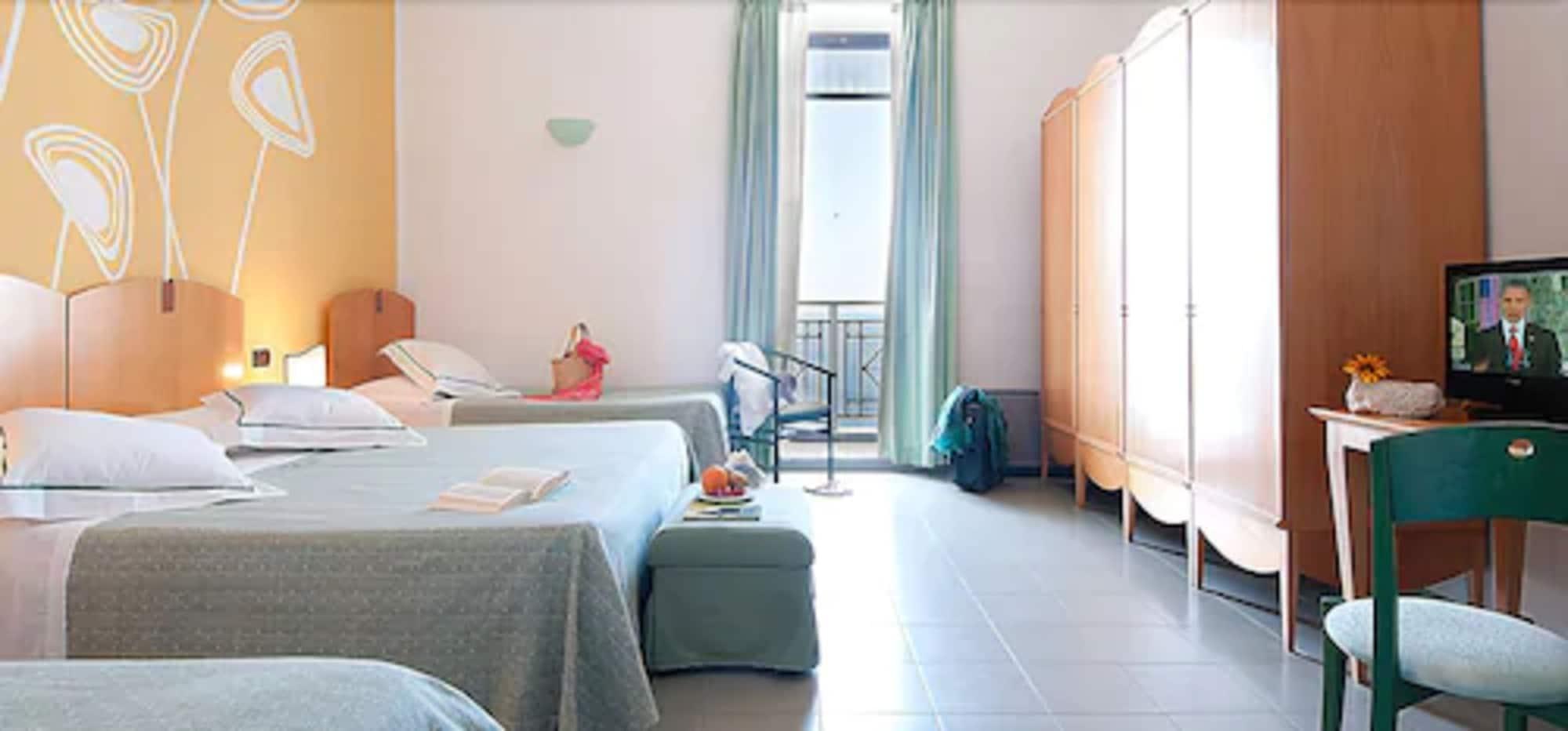 Grand Hotel Mediterraneo ซานตา เชซาเรอา แตร์เม ภายนอก รูปภาพ
