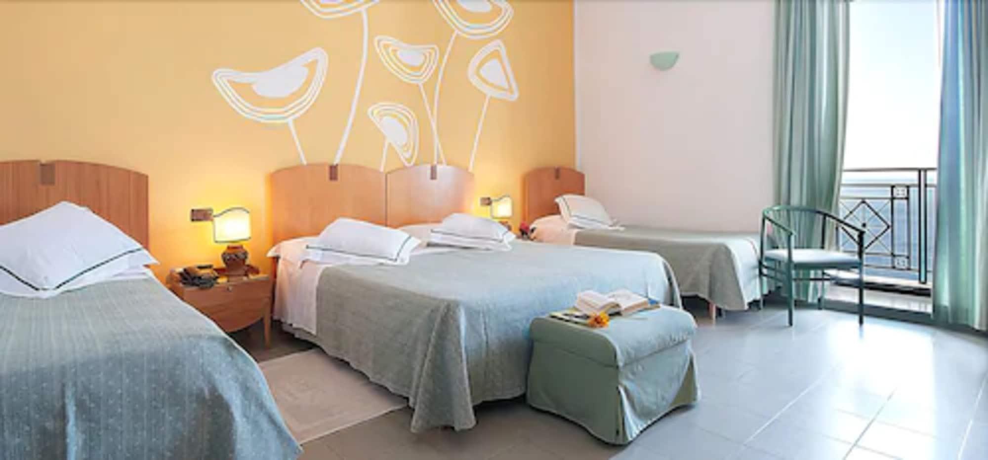 Grand Hotel Mediterraneo ซานตา เชซาเรอา แตร์เม ภายนอก รูปภาพ