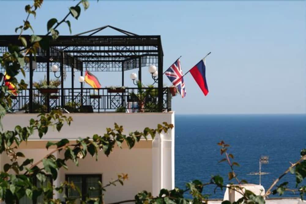 Grand Hotel Mediterraneo ซานตา เชซาเรอา แตร์เม ภายนอก รูปภาพ