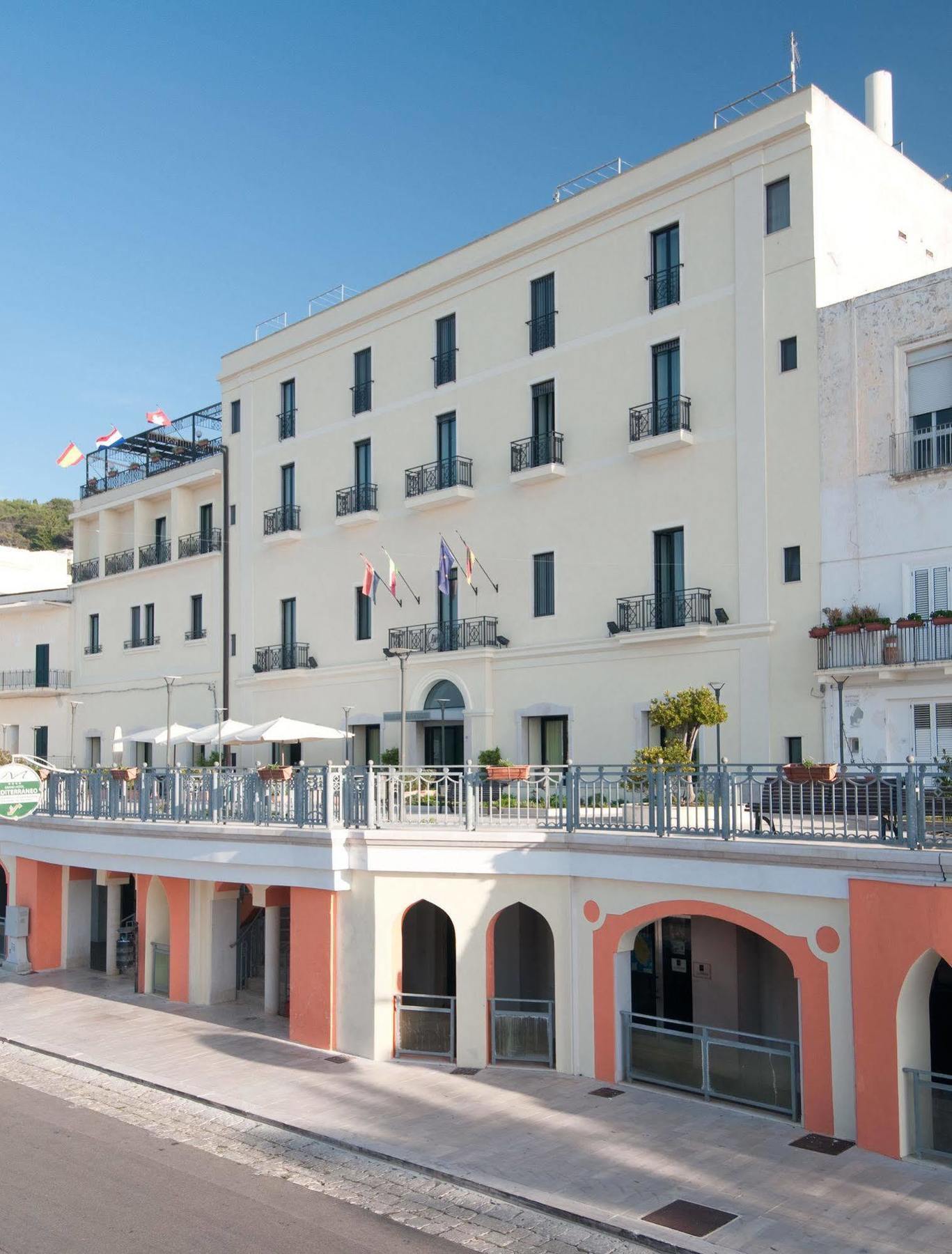 Grand Hotel Mediterraneo ซานตา เชซาเรอา แตร์เม ภายนอก รูปภาพ